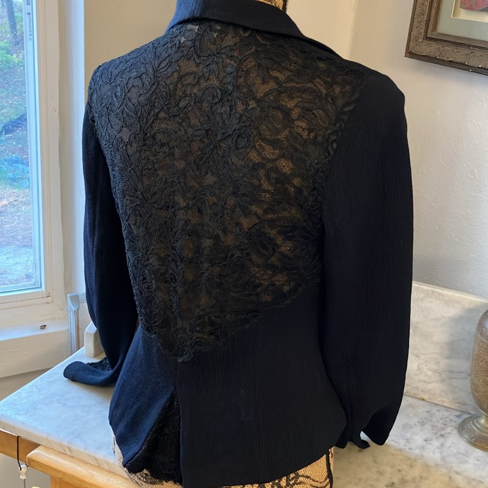 Amazing St John Evening Jacket! Lace Back And Lace Inserts On Back/Sleeves Love! - Picture 5 of 11